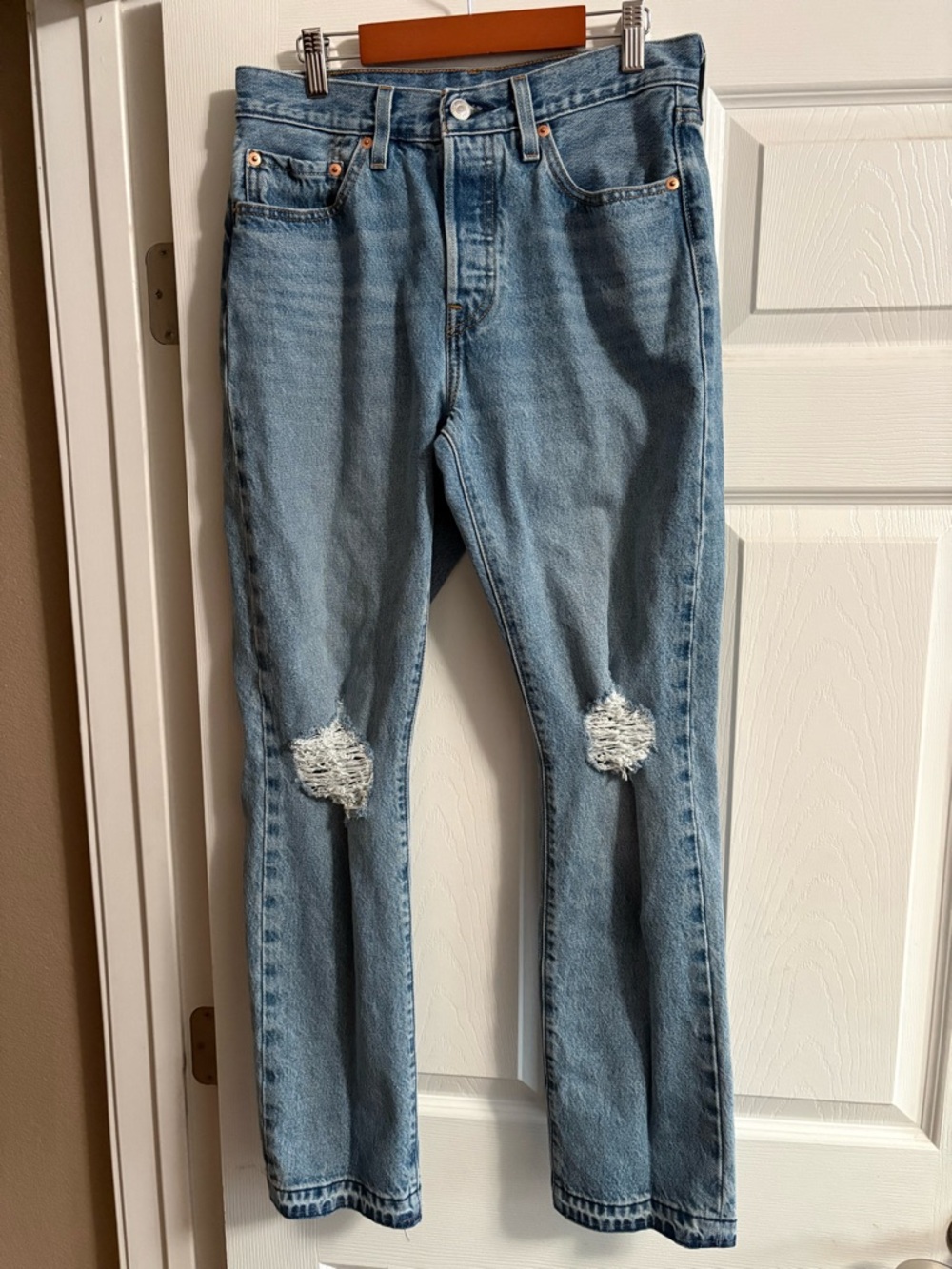 LEVI'S 501 women's jeans straight leg button fly distressed 100% cotton size 28